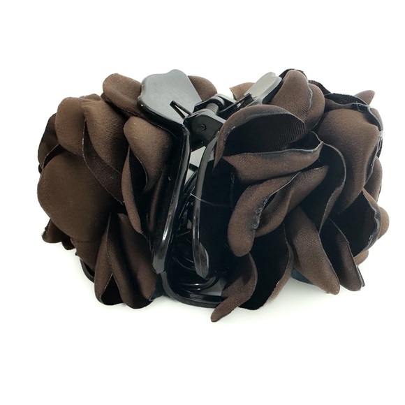 Pretty Boho Rosette Flower Hair Clip in Brown - Picture 5 of 7
